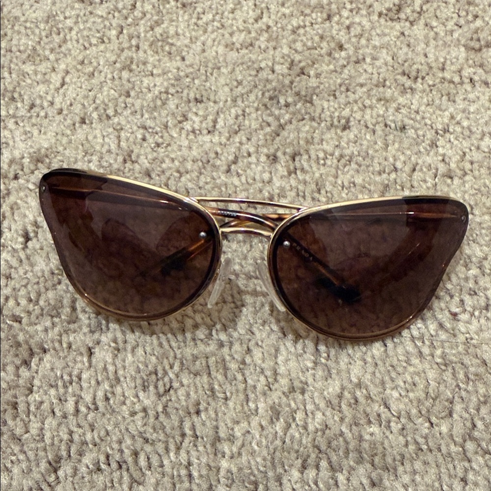 “Pre-owned Prada Catwalk 🦋 Brown Sunglasses